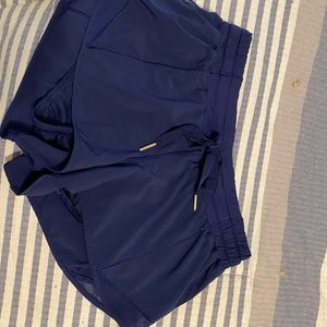 Lululemon Hotty Hot Short 2.5